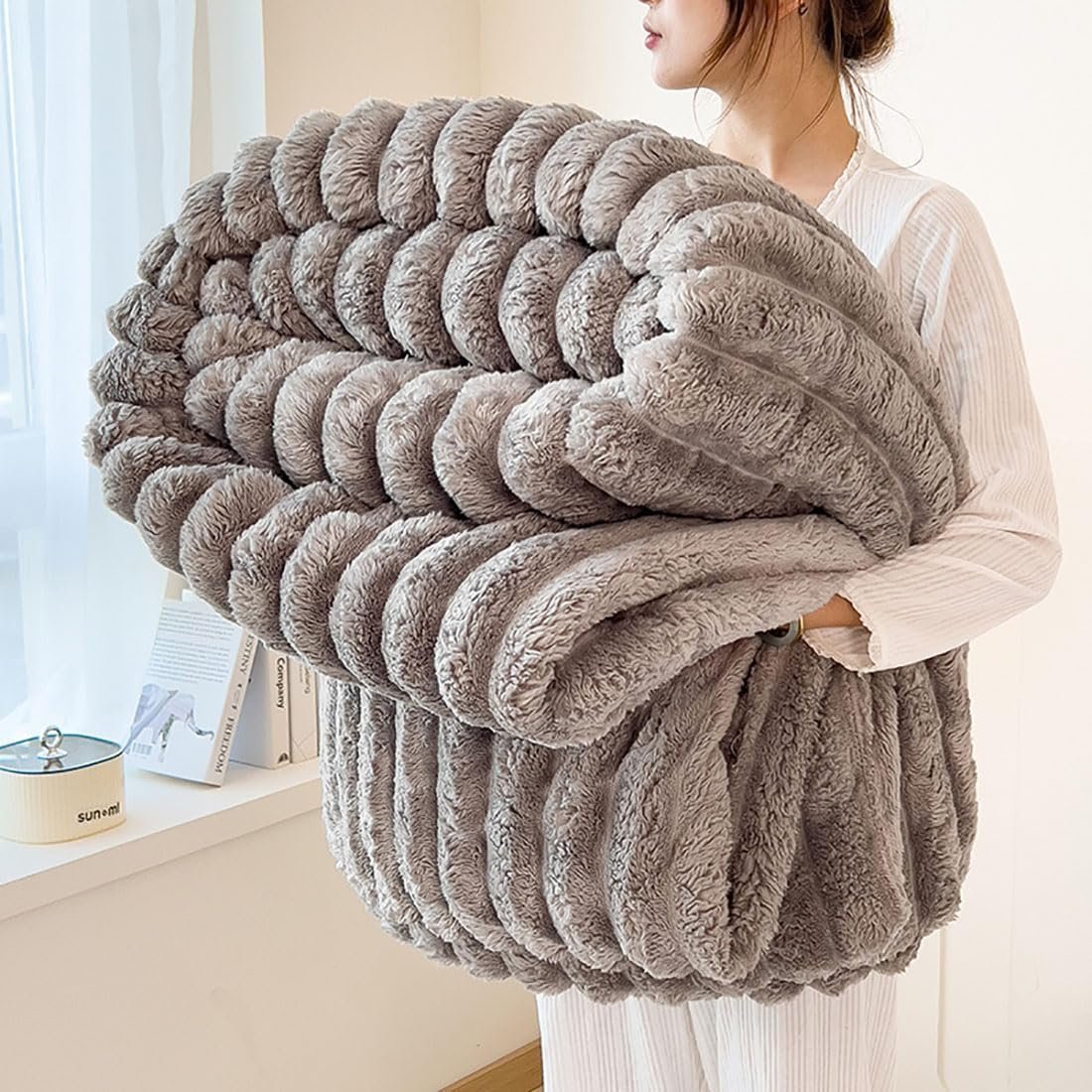 Luxurious Faux Rabbit Fur Blanket - Soft, Warm, And Comfortable, Perfect For Sofas, Beds, Offices, And Travel - A Versatile, All-season Gift And (Option: Grey-40in X 62in100 X 150cm)