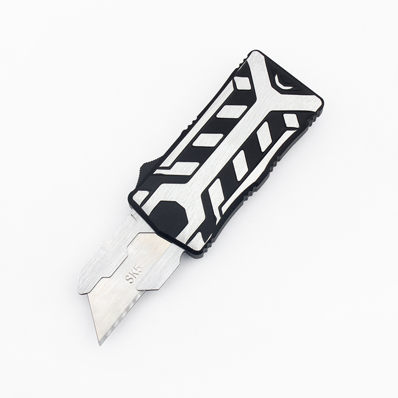 Aluminum Retractable Multi-Purpose Knife, Includes 5 Spare Blades -Quick Replacement, EDC Tool Pocket Knife (Option: White)